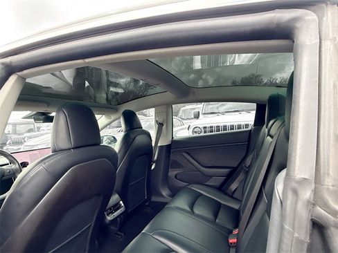 Used 2019 Tesla Model 3 Long Range image 18