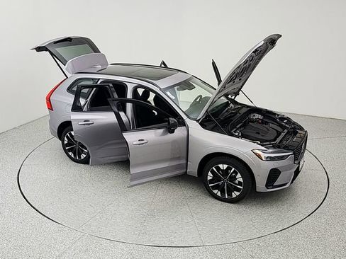 New 2026 Volvo XC60 B5 Plus w/ Protection Package Premier AWD/4WD image 38