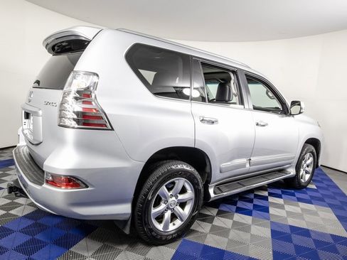 Used 2018 Lexus GX 460 w/ Navigation Package image 5