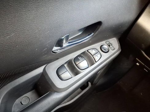 Used 2023 Nissan Kicks SV image 24