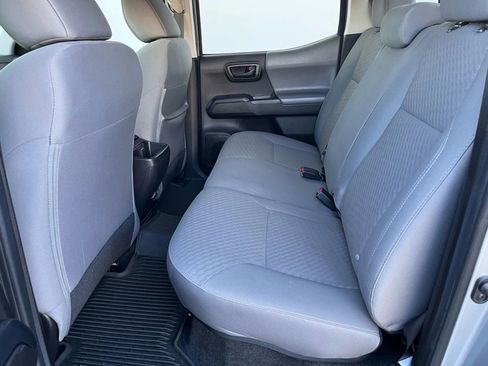 Used 2022 Toyota Tacoma SR image 11