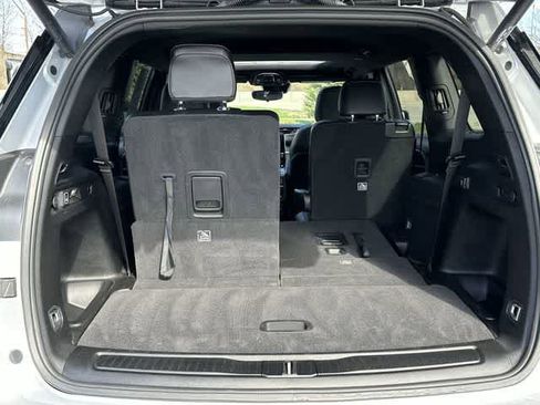 Used 2023 Jeep Grand Cherokee L Laredo AWD/4WD image 28