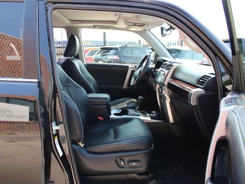 Used 2018 Toyota 4Runner Limited AWD/4WD image 27