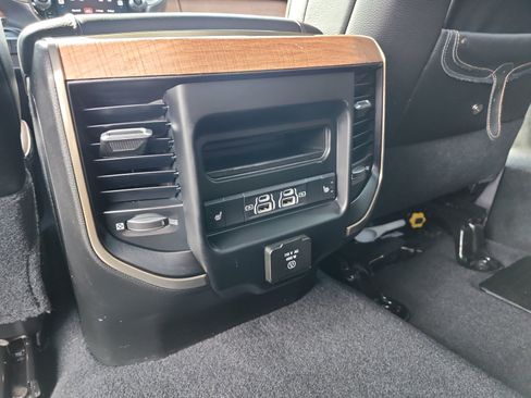 Used 2022 RAM 3500 Limited AWD/4WD image 16