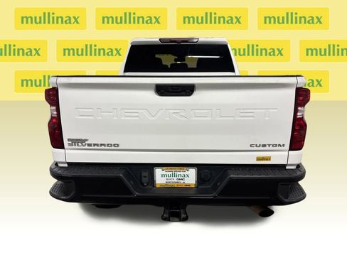 Used 2022 Chevrolet Silverado 2500 Custom w/ Custom Convenience Package AWD/4WD image 17