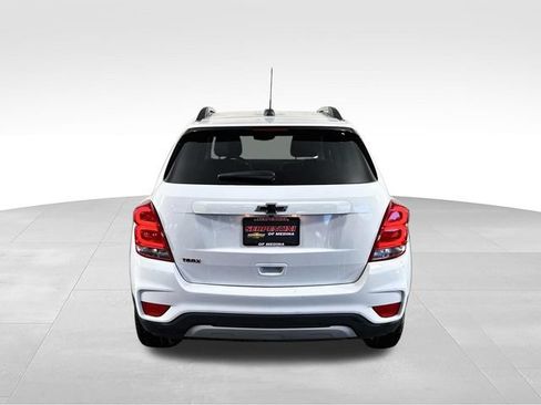 Used 2020 Chevrolet Trax LT w/ Sun & Sound Package FWD image 10