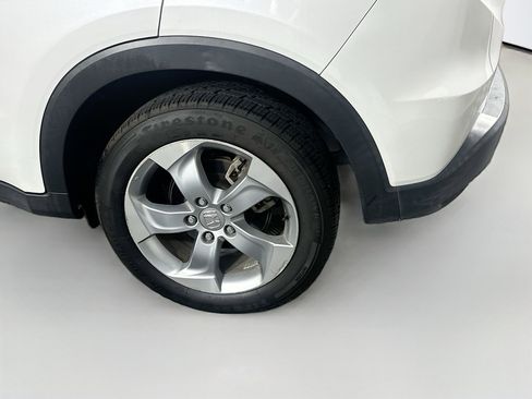Used 2019 Honda HR-V LX image 11