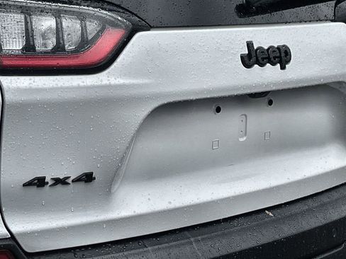 Used 2023 Jeep Cherokee Altitude Lux image 10