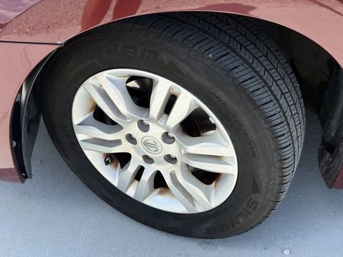 Used 2010 Nissan Altima 2.5 S w/ Convenience Pkg FWD image 2