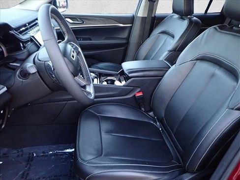 Used 2022 Jeep Grand Cherokee Limited 4xe image 12