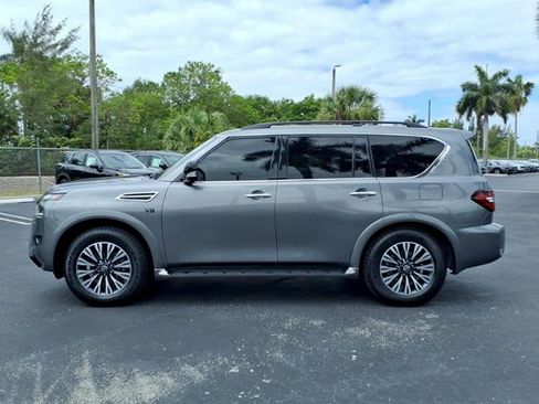 Used 2022 Nissan Armada SL w/ Midnight Edition Package image 4