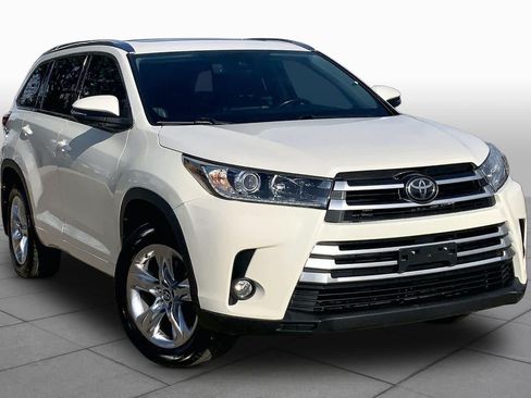 Used 2019 Toyota Highlander Limited AWD/4WD image 3