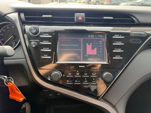 Used 2020 Toyota Camry LE FWD image 15