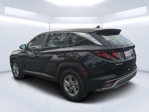 Used 2025 Hyundai Tucson SE FWD image 5
