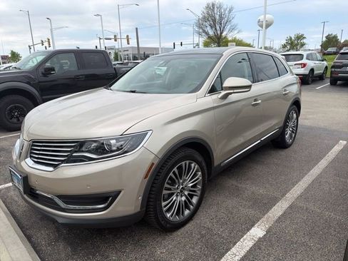 Used 2017 Lincoln MKX Reserve AWD/4WD image 2