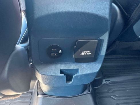 Used 2022 Ford Maverick Lariat w/ Lariat Luxury Package FWD image 27