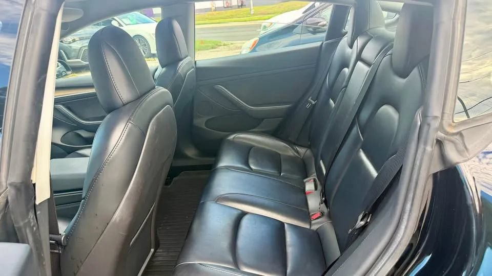 Used 2023 Tesla Model 3 Standard Range RWD image 15
