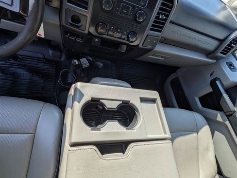 Used 2017 Ford F550 4x4 Crew Cab Super Duty image 26