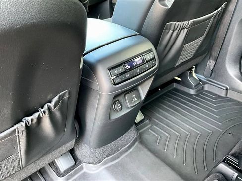 Used 2024 Hyundai Palisade Calligraphy AWD/4WD image 12