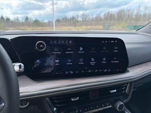 Used 2025 Chevrolet Tahoe Premier image 11