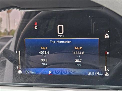 Used 2025 Chevrolet Trax LT FWD image 11