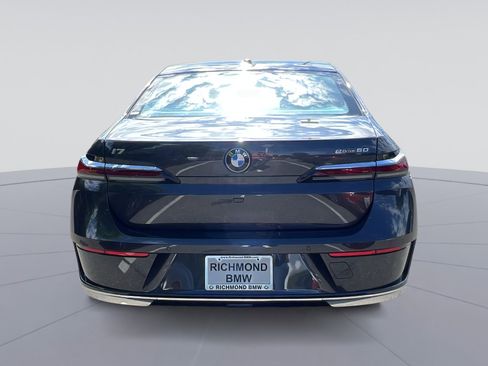 Used 2024 BMW i7 xDrive60 RWD image 8