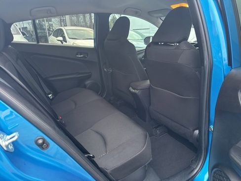 Used 2022 Toyota Prius LE image 24