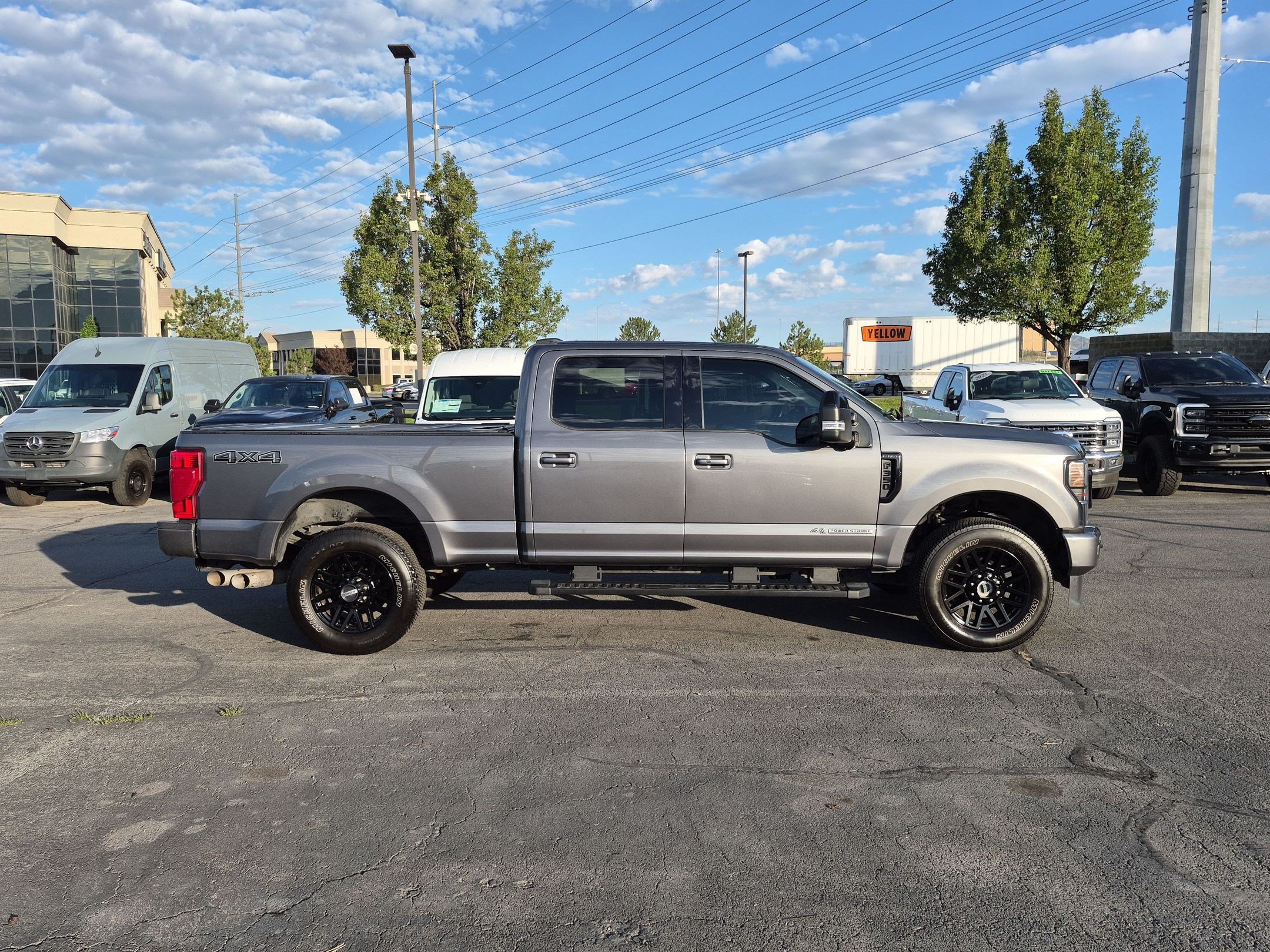 Certified 2022 Ford F350 Lariat w/ Black Appearance Package AWD/4WD image 2