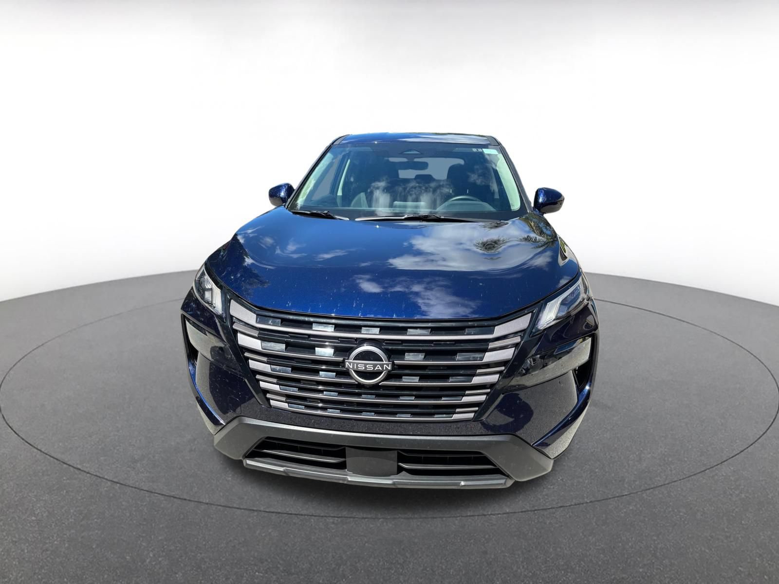 Used 2026 Nissan Rogue SV FWD image 3