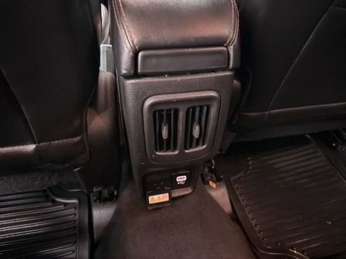 Used 2019 Jeep Compass Limited image 22