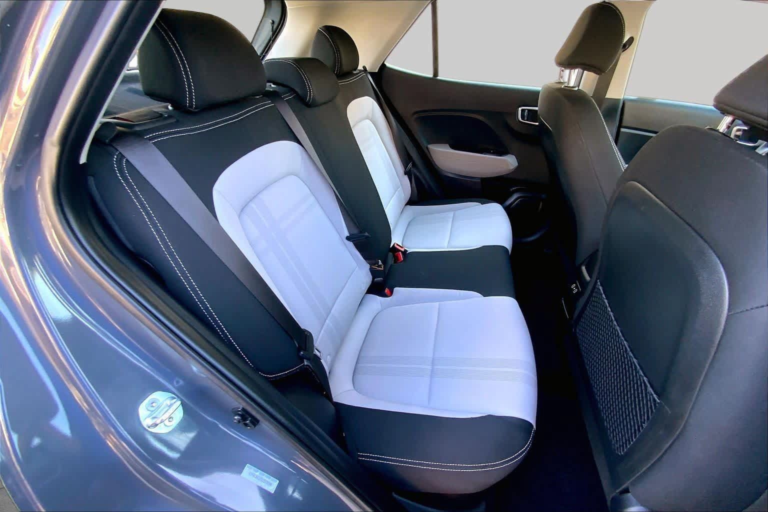 Certified 2025 Hyundai Venue SEL FWD image 19