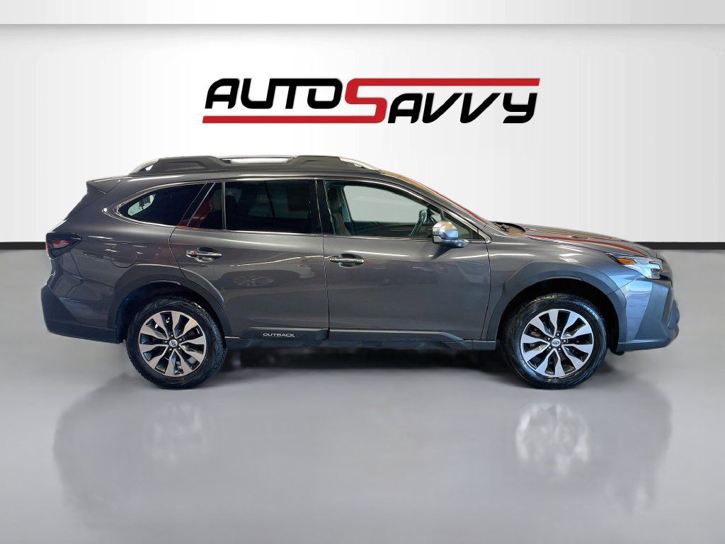 Used 2023 Subaru Outback Touring AWD/4WD image 8