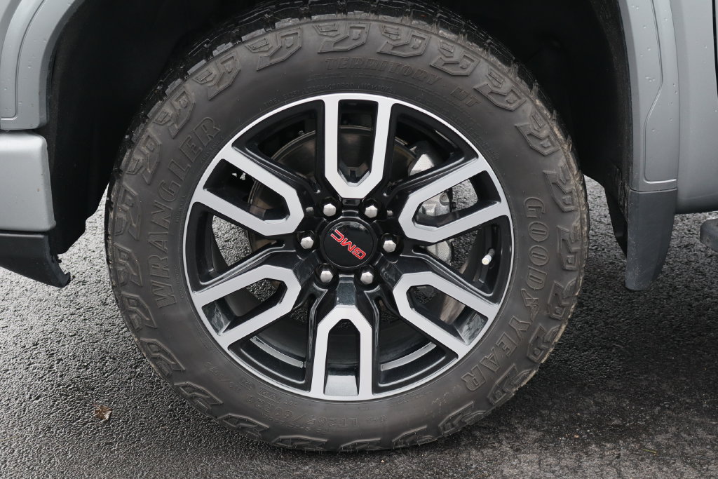Certified 2024 GMC Sierra 1500 AT4 w/ Technology Package AWD/4WD image 35