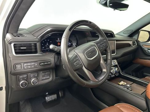 Used 2023 GMC Yukon XL Denali Ultimate image 13