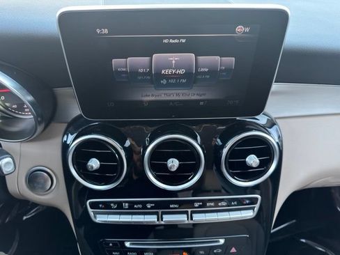 Used 2017 Mercedes-Benz GLC 300 4MATIC image 16