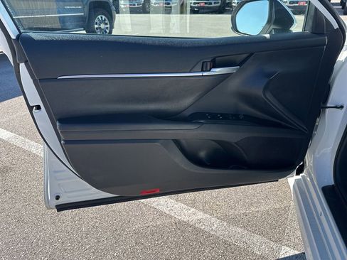 Used 2020 Toyota Camry SE image 10