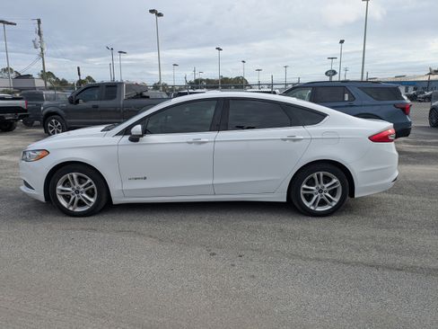 Certified 2018 Ford Fusion S image 6