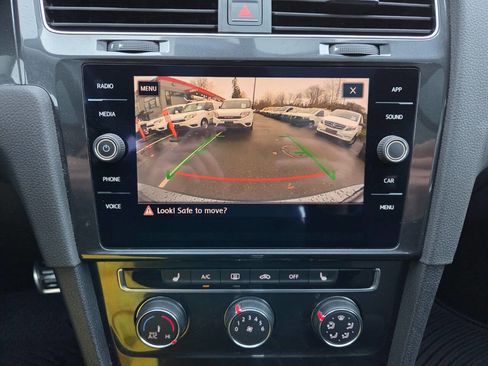 Used 2018 Volkswagen Golf Alltrack SE image 10