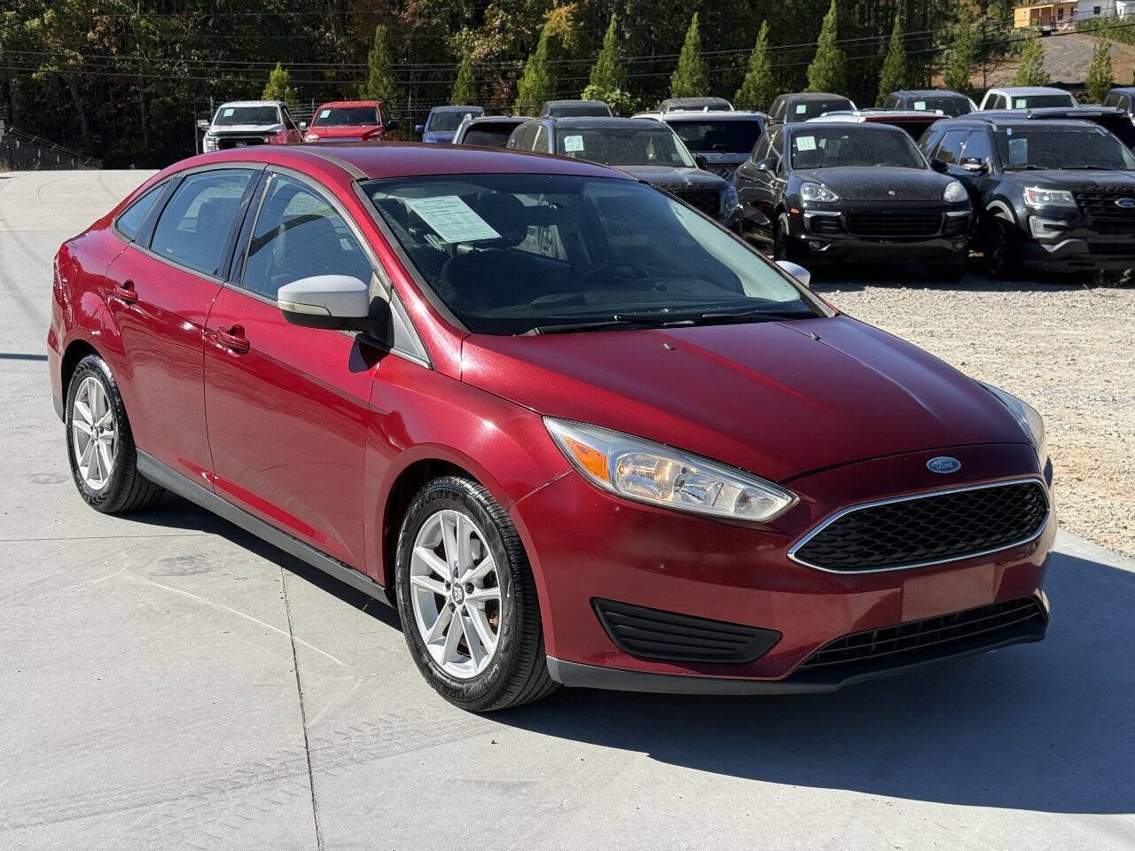 Used 2015 Ford Focus SE FWD image 1