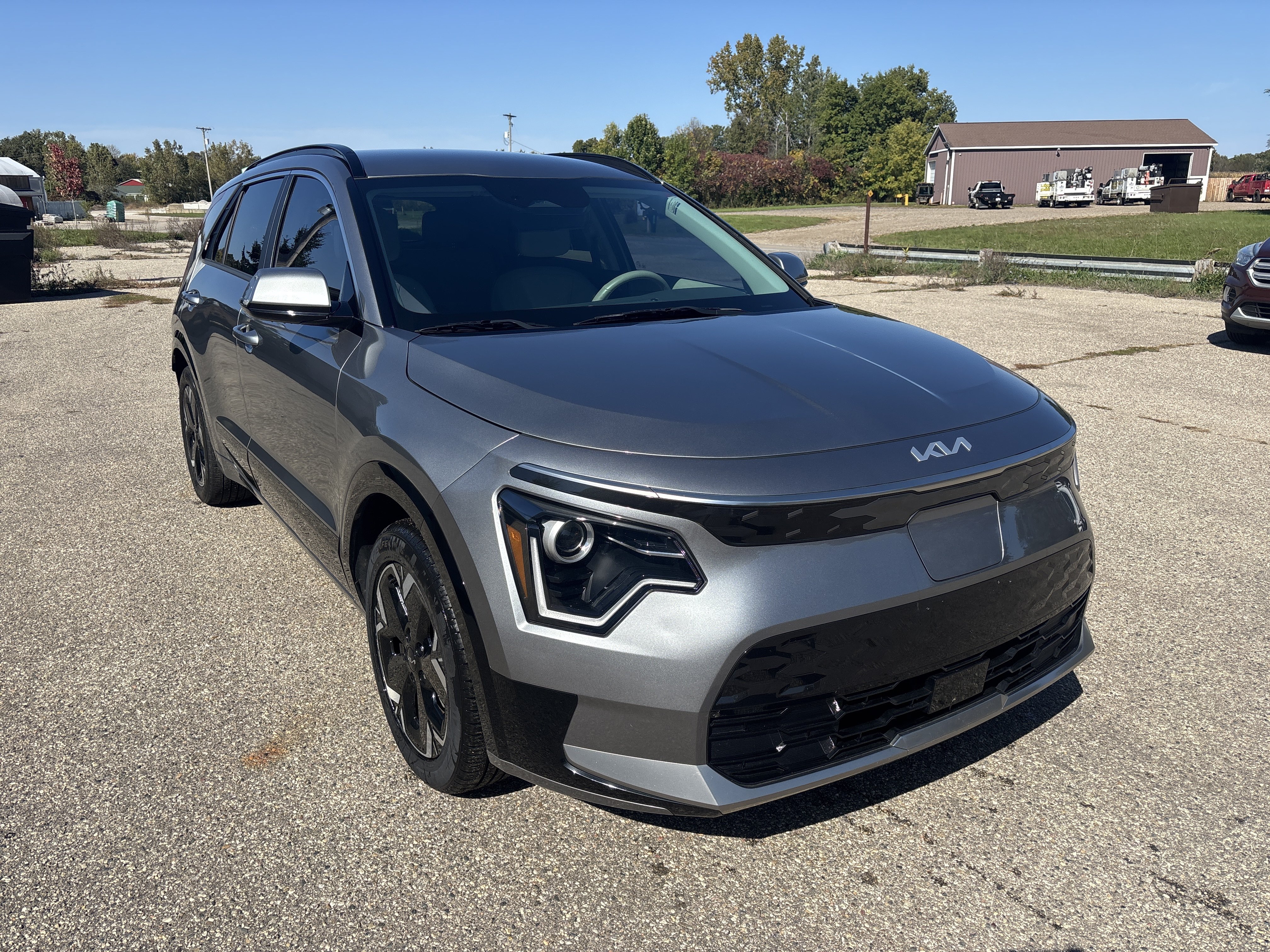 Used 2023 Kia Niro Wind w/ Wind Preserve Package FWD image 1