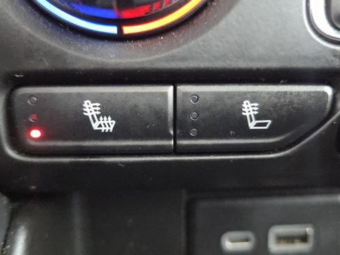 Used 2021 Chevrolet Tahoe Z71 w/ Z71 Signature Package image 8