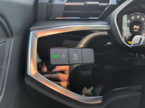 New 2025 Audi Q3 2.0T Premium image 14