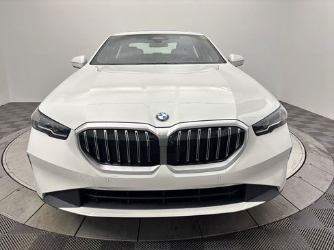 New 2027 BMW 530i xDrive w/ Premium Package AWD/4WD image 14