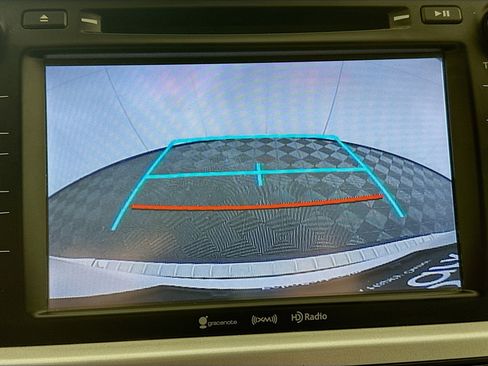 Used 2018 Toyota Highlander XLE w/ Carpet Mat Package (TMS) image 22