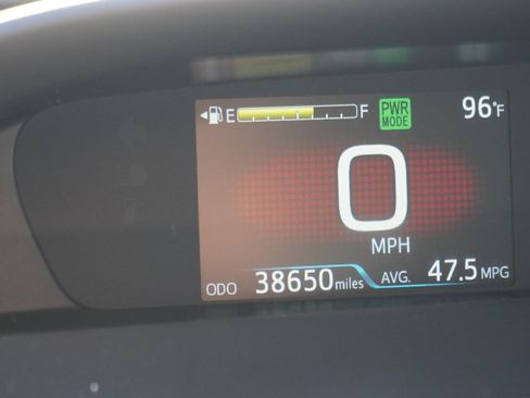 Used 2022 Toyota Prius Limited w/ Premium Convenience Package FWD image 26