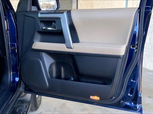 Used 2022 Toyota 4Runner SR5 Premium w/ Moonroof Package image 43