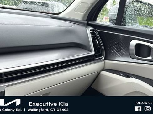 Certified 2025 Kia Sorento S w/ Panoramic Sunroof Package FWD image 22