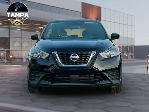 Used 2020 Nissan Kicks S FWD image 2