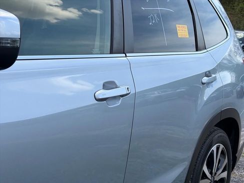 Used 2024 Subaru Forester Limited w/ Convenience Package image 8