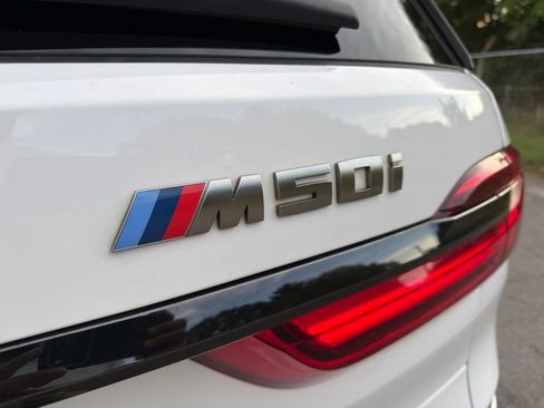 Used 2022 BMW X7 M50i AWD/4WD image 19